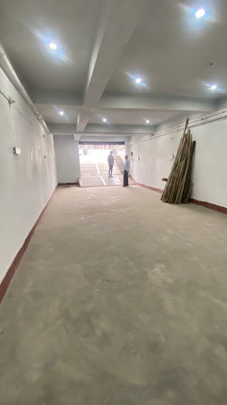 Room, bairiya Commercial Showroom 3300 Sq.Ft. In Bairiya Muzaffarpur 9054268