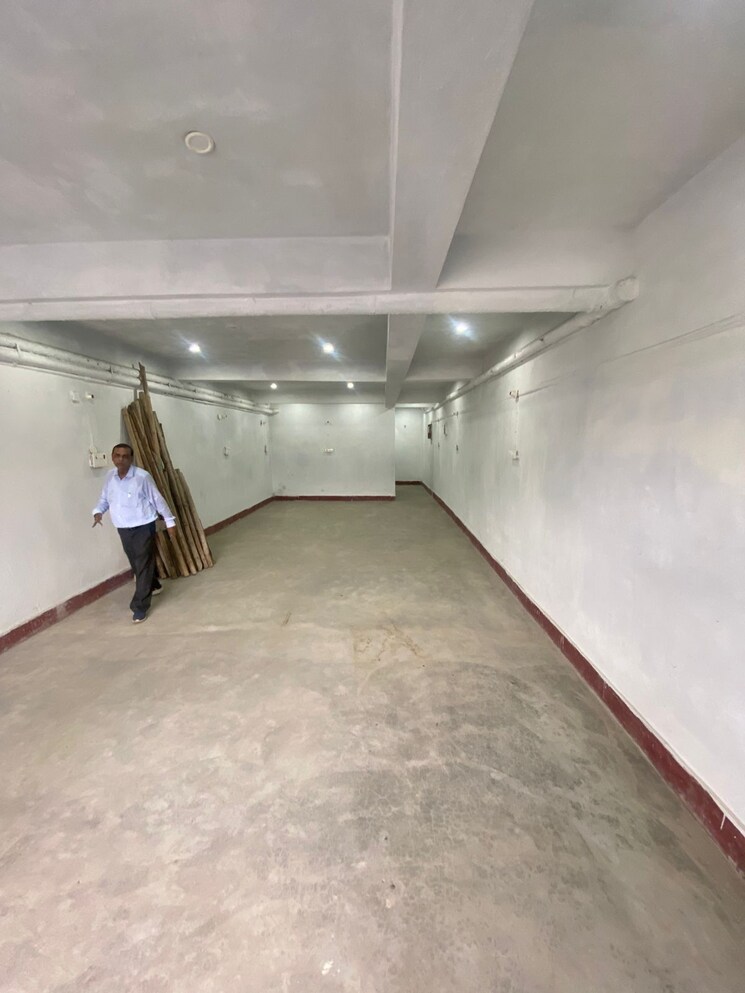 Room, bairiya Commercial Showroom 3300 Sq.Ft. In Bairiya Muzaffarpur 9054268