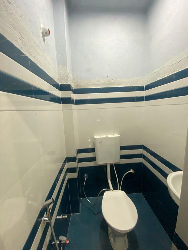 undefined, bairiya Commercial Showroom 3300 Sq.Ft. In Bairiya Muzaffarpur 9054268