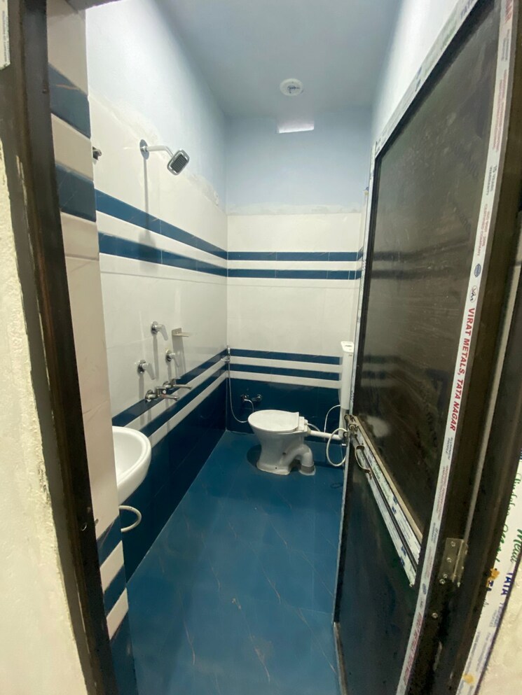 Balcony, bairiya Commercial Showroom 3300 Sq.Ft. In Bairiya Muzaffarpur 9054268