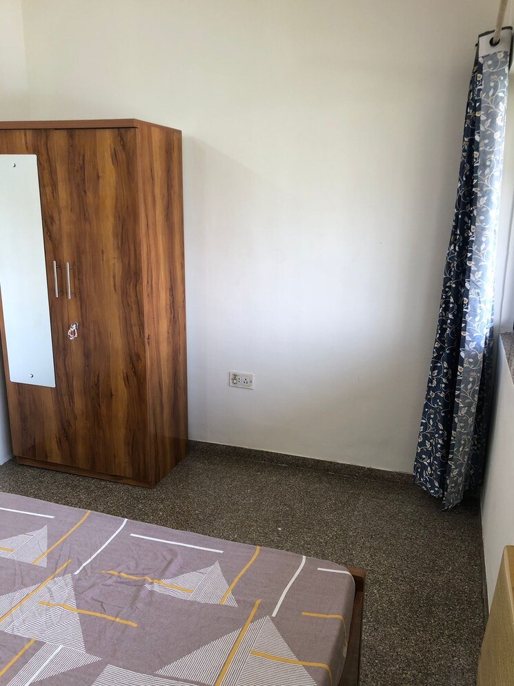 Bedroom, malad east Pg For Girls In Malad East 9054288