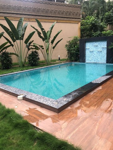 Swimming Pool in  Pg at Malad East – for Rent