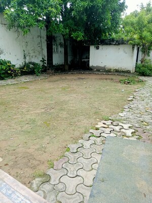 Parking in 2.5 BHK Builder Floor at Anupam Garden – for Sale