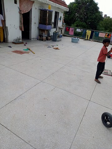 Parking in 2.5 BHK Builder Floor at Anupam Garden – for Sale
