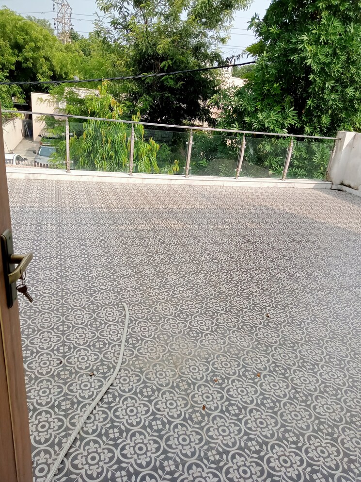 Balcony, anupam garden 2.5 Bedroom 6300 Sq.Ft. Builder Floor In Anupam Garden Delhi 9054281