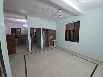 Room in 2 BHK Builder Floor at Rohini – for Rent