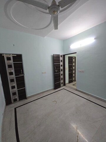 Room in 2 BHK Builder Floor at Rohini – for Rent
