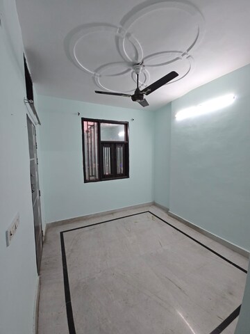 Room in 2 BHK Builder Floor at Rohini – for Rent