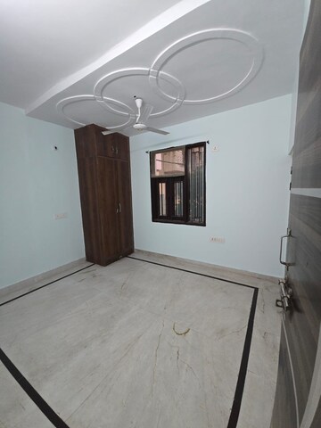 Room in 2 BHK Builder Floor at Rohini – for Rent