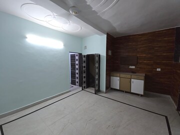 Room in 2 BHK Builder Floor at Rohini – for Rent