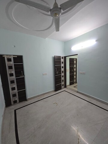 Room in 2 BHK Builder Floor at Rohini – for Rent