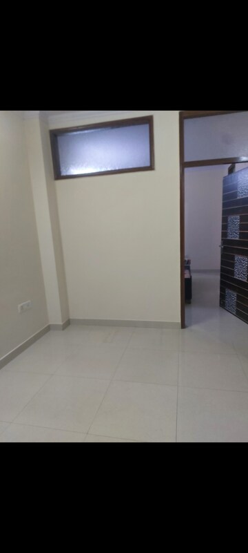 Room in 1 BHK Apartment at Aadharshila Apartment, Sarita Vihar – for Rent