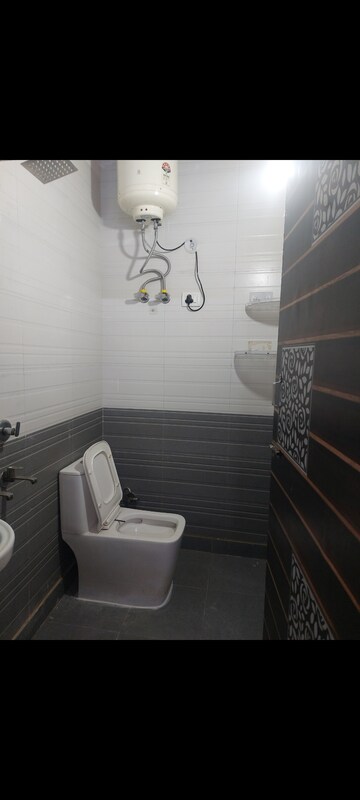 Bathroom in 1 BHK Apartment at Aadharshila Apartment, Sarita Vihar – for Rent