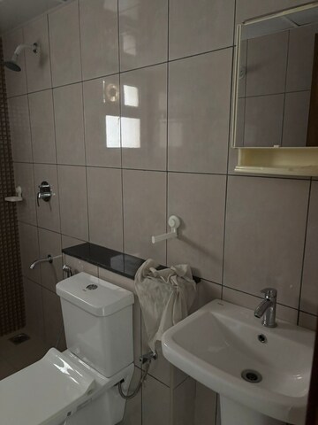 Bathroom in 3 BHK Apartment at Prestige Finsbury Park Regent, Bagaluru – for Rent