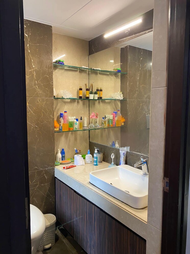 Bathroom, andheri west 2 Bedroom 950 Sq.Ft. Apartment In Andheri West Mumbai 9054300