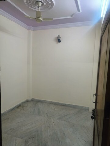 Room in 2 BHK Builder Floor at Rohini – for Rent