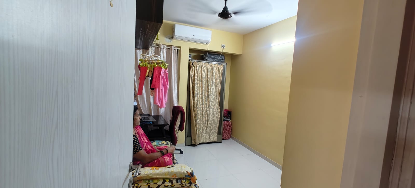 2 BHK + Pooja Room Apartment For Rent in Puranik City