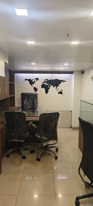 Team Area in  Office Space at Om Heera Panna Mall, Andheri West – for Sale