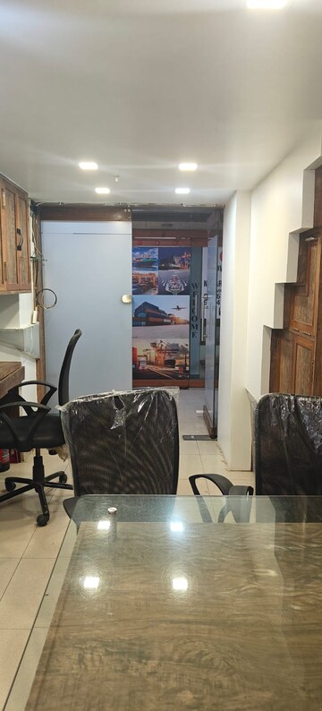 Team Area in  Office Space at Om Heera Panna Mall, Andheri West – for Rent