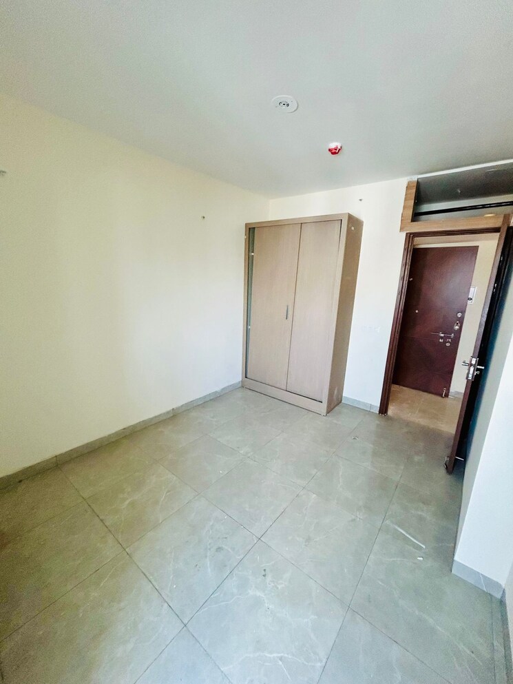 Room, ska-divya-towers 3 Bedroom 801 Sq.Ft. Apartment In Sector 16 Greater Noida Greater Noida 9054380