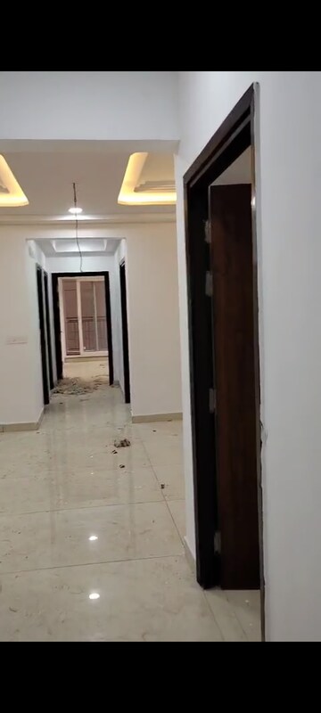 Building Lobby in 4 BHK Apartment at Rishita Manhattan, Gomti Nagar – for Rent