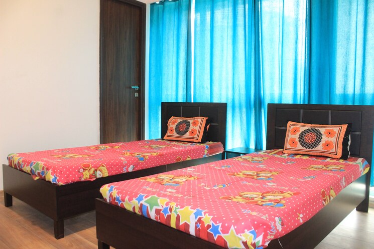 Room, goregaon east Pg For Girls In Goregaon East 9054452