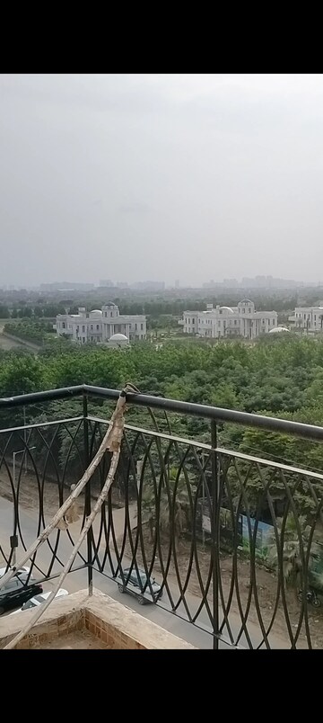 Plot Area in 2.5 BHK Apartment at Antriksh Golf Link, Sector 1 Greater Noida – for Rent