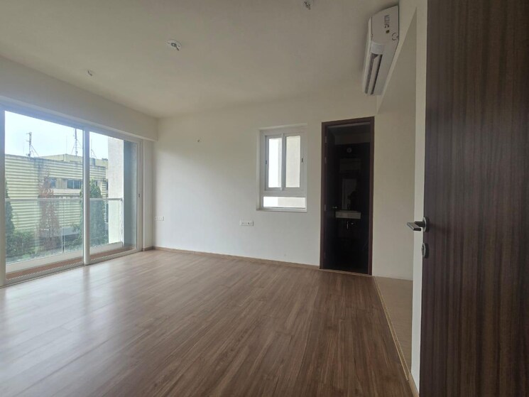 Room, sheth-fiona 1 Bedroom 833 Sq.Ft. Apartment In Pokhran Road No Two Thane 9054464