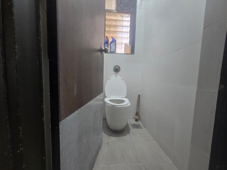 Bathroom, sheth-fiona 1 Bedroom 833 Sq.Ft. Apartment In Pokhran Road No Two Thane 9054464