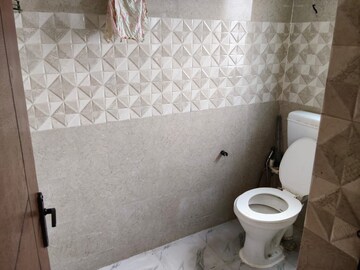 Bathroom in 3 BHK Builder Floor at Spring Field, Sector 31 – for Sale