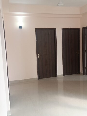 Room in 3.5 BHK Apartment at SKA Divya Towers, Sector 16 Greater Noida – for Sale