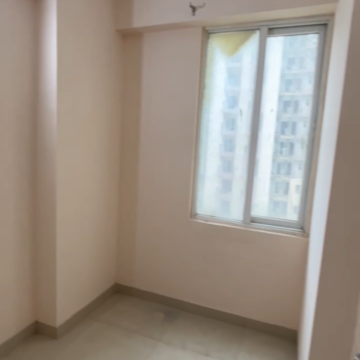 Room in 2.5 BHK Apartment at Amrapali Dream Valley, Amrapali Dream Valley – for Sale