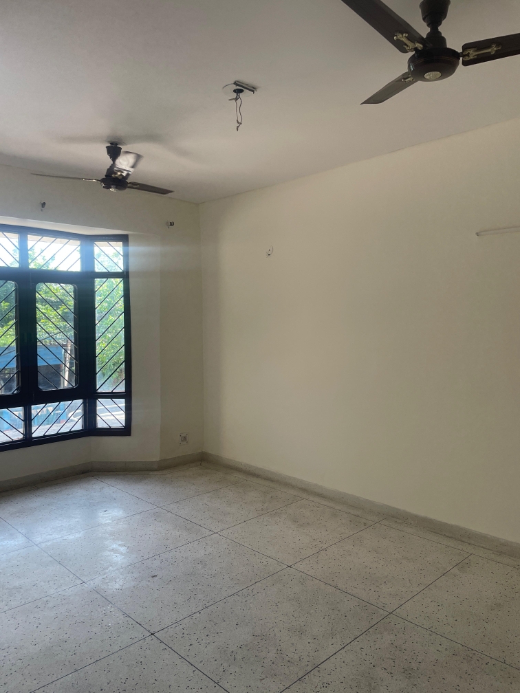 3 BHK + Pooja Room Apartment For Rent in Maya Estates
