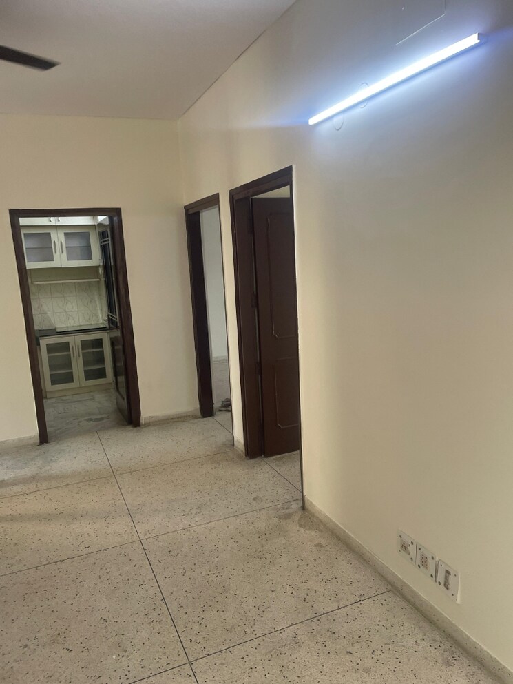 Room, sector 21c 3 Bedroom 1600 Sq.Ft. Apartment In Sector 21c Faridabad 9054487