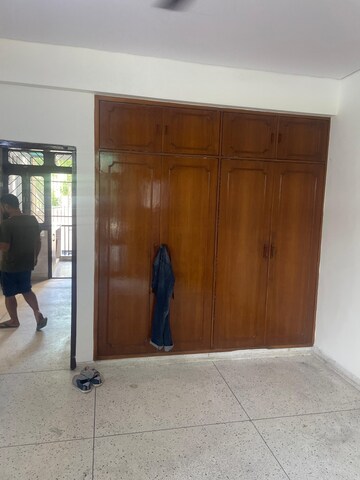 Room in 3 BHK Apartment at Sector 21c – for Rent