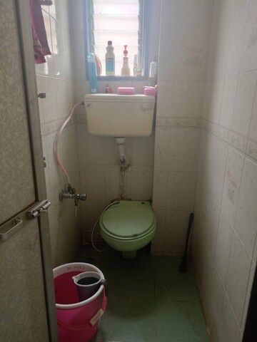 Bathroom in 1 BHK Apartment at Andheri East – for Rent
