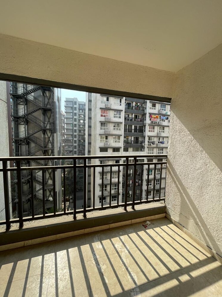 Balcony, godrej-prime 3 Bedroom 1076 Sq.Ft. Apartment In Chembur Mumbai 9054479