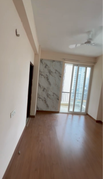 Building Lobby in 2.5 BHK Apartment at Amrapali Dream Valley, Amrapali Dream Valley – for Sale