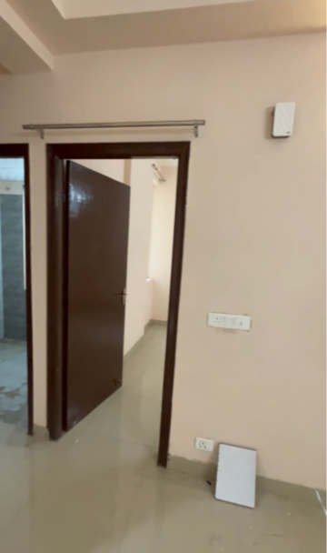 Building Lobby in 2.5 BHK Apartment at Amrapali Dream Valley, Amrapali Dream Valley – for Sale
