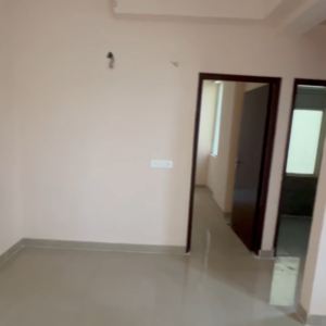 Room in 2 BHK Apartment at Amrapali Dream Valley, Amrapali Dream Valley – for Sale