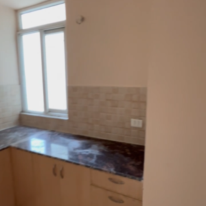 Room in 2 BHK Apartment at Amrapali Dream Valley, Amrapali Dream Valley – for Sale