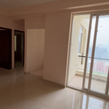 Room in 2 BHK Apartment at Amrapali Dream Valley, Amrapali Dream Valley – for Sale