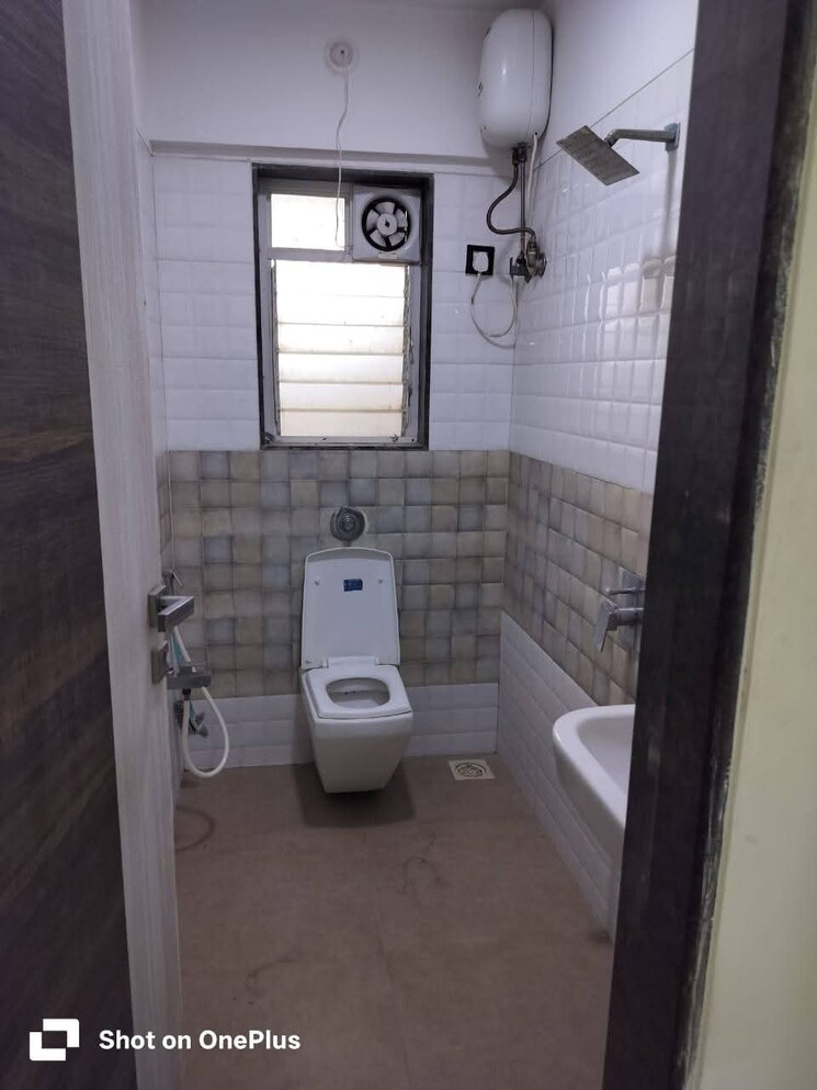 Bathroom, andheri west 3 Bedroom 1200 Sq.Ft. Apartment In Andheri West Mumbai 9054521