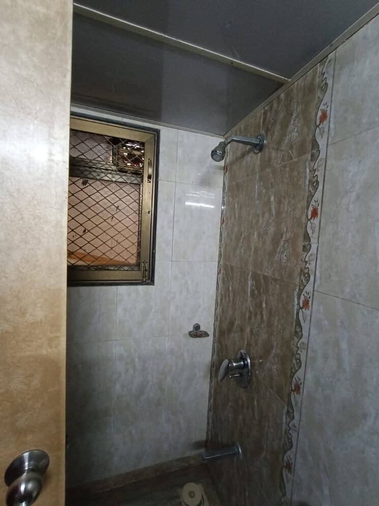 Bathroom, raj-rudraksha 2 Bedroom 631 Sq.Ft. Apartment In Dahisar East Mumbai 9054533