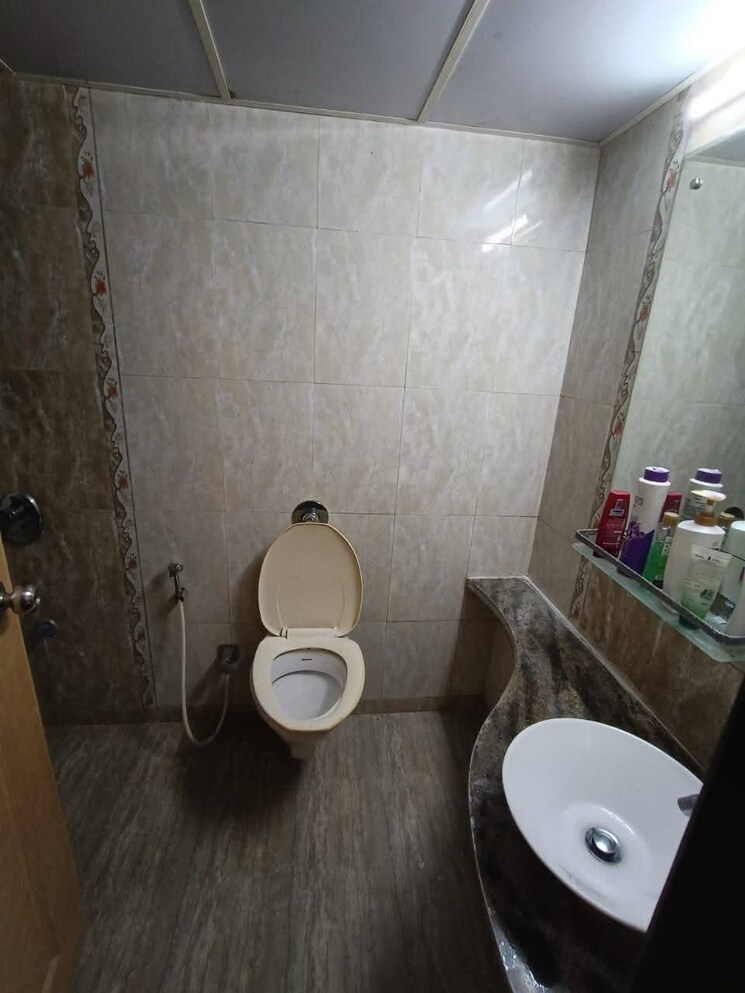 Bathroom, raj-rudraksha 2 Bedroom 631 Sq.Ft. Apartment In Dahisar East Mumbai 9054533