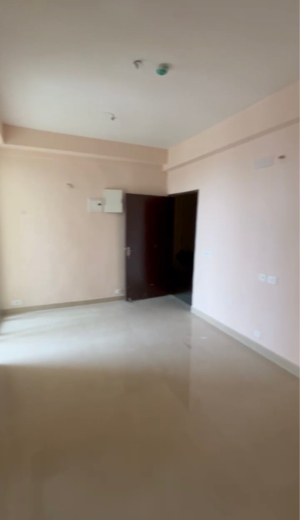 Room in 2 BHK Apartment at Amrapali Dream Valley, Amrapali Dream Valley – for Sale