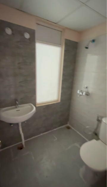 Bathroom in 2 BHK Apartment at Amrapali Dream Valley, Amrapali Dream Valley – for Sale