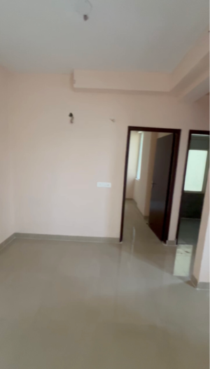 Room in 2 BHK Apartment at Amrapali Dream Valley, Amrapali Dream Valley – for Sale