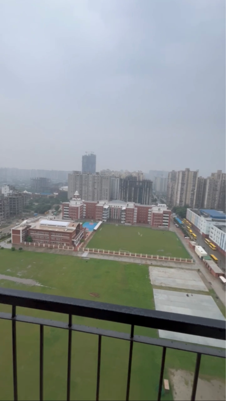 Swimming Pool, amrapali-dream-valley 2 Bedroom 805 Sq.Ft. Apartment In Amrapali Dream Valley Greater Noida 9054538