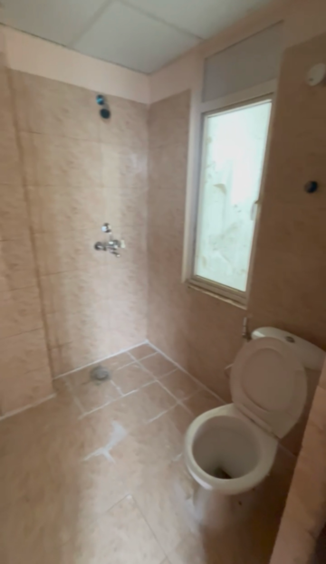 Bathroom in 2 BHK Apartment at Amrapali Dream Valley, Amrapali Dream Valley – for Sale